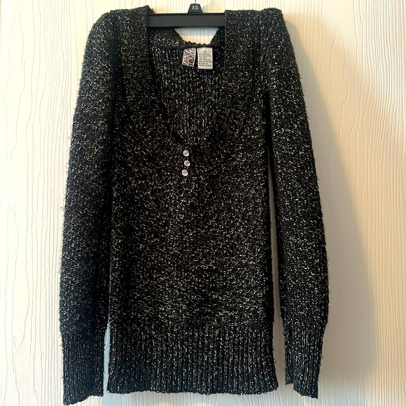 BKE Sweaters - BKE (Buckle Brand) Black and Silver Metallic Sweater